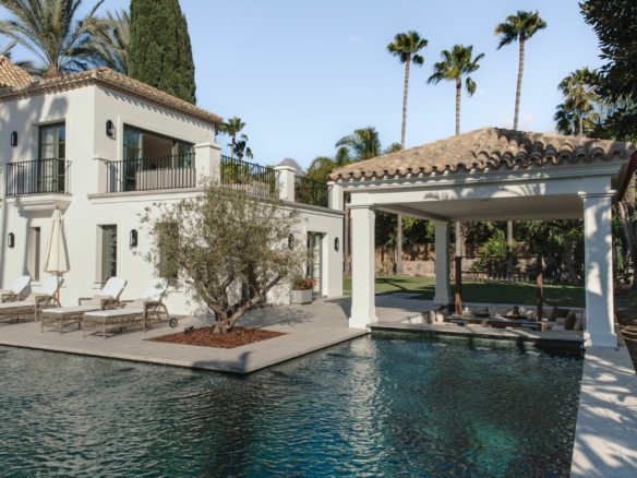 For sale 🏡 Discover an exceptional estate  in Nueva Andalucia!