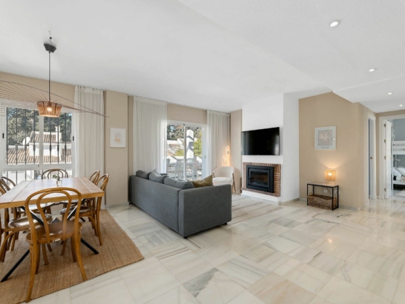 🏠 FOR SALE: NUEVA ANDALUCÍA   3-BEDROOM PENTHOUSE DUPLEX IN PRIME LOCATION