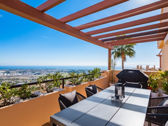 For Sale & Rent – Benahavis  – 3 Bed Penthouse –  Sea Views – Gated