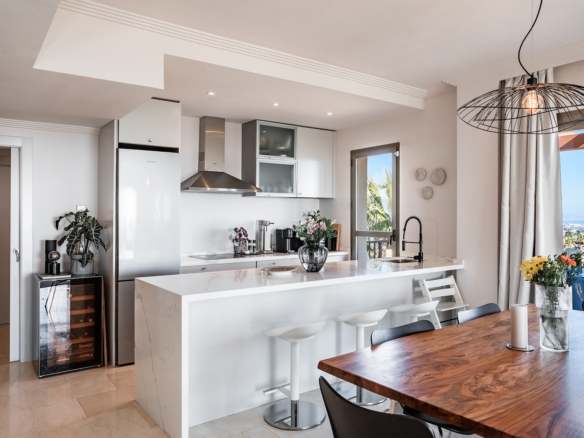For Sale & Rent – Benahavis  – 3 Bed Penthouse –  Sea Views – Gated