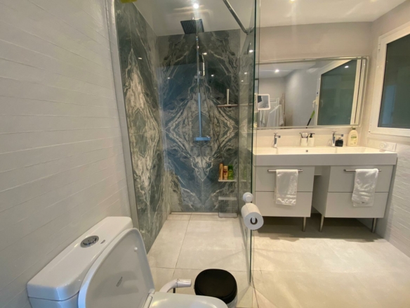 For Sale  – Malaga Port  – 4 Bedrooms  Reformed Apartment with Sea Views