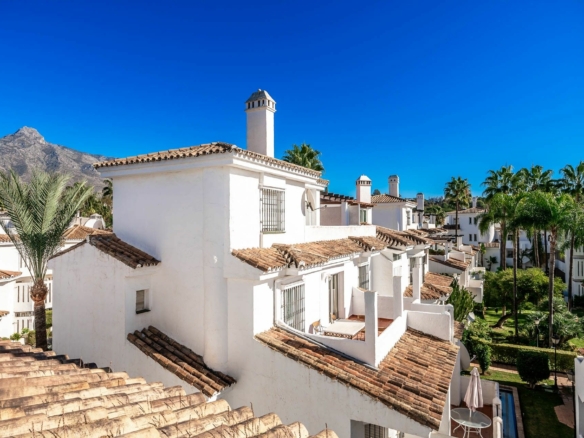 🏠 FOR SALE: NUEVA ANDALUCÍA   3-BEDROOM PENTHOUSE DUPLEX IN PRIME LOCATION