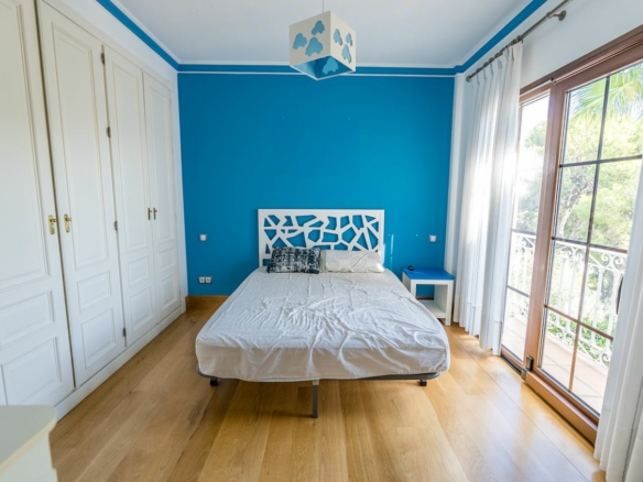 For sale 🏡 Luxury 6B Villa in Marbella Town – Walk to all facilities