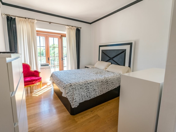For sale 🏡 Luxury 6B Villa in Marbella Town – Walk to all facilities