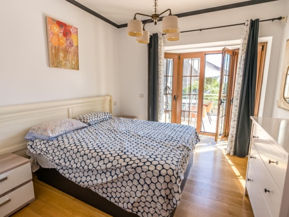 For sale 🏡 Luxury 6B Villa in Marbella Town – Walk to all facilities