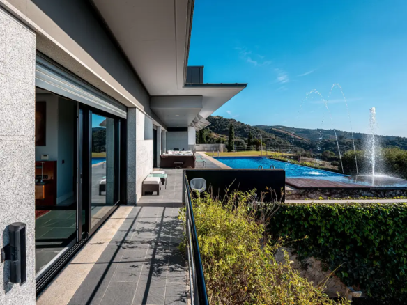 For sale – Modern 5-Bed Villa in Altos de Los Monteros – Sea Views