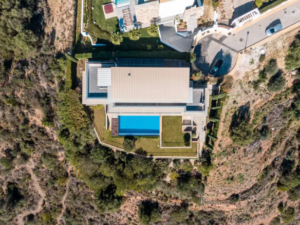For sale – Modern 5-Bed Villa in Altos de Los Monteros – Sea Views