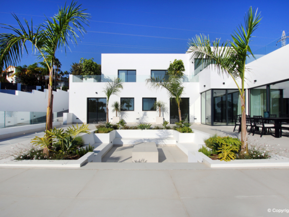 For Sale 🌟✨ New Modern Dream Villa in Marbella East! ✨🌟