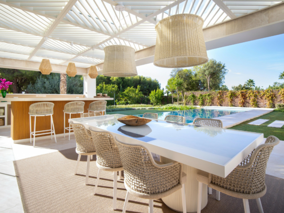🏰✨ LUXURIOUS VILLA FOR SALE IN MARBELLA GOLDEN MILE! ✨🏰 GATED – Turnkey Opportunity