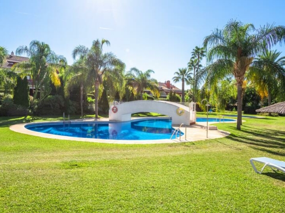 For Sale 🏡 Marbella Golden Mile, Marbella 🌅 South-west facing townhouse within walking distance to Puente Romano and the beach
