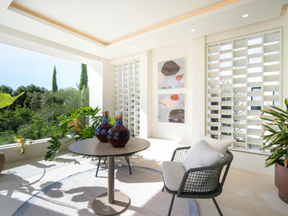 🏰✨ LUXURIOUS VILLA FOR SALE IN MARBELLA GOLDEN MILE! ✨🏰 GATED – Turnkey Opportunity