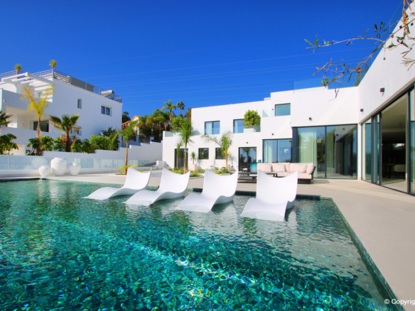 For Sale 🌟✨ New Modern Dream Villa in Marbella East! ✨🌟