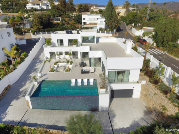 For Sale 🌟✨ New Modern Dream Villa in Marbella East! ✨🌟