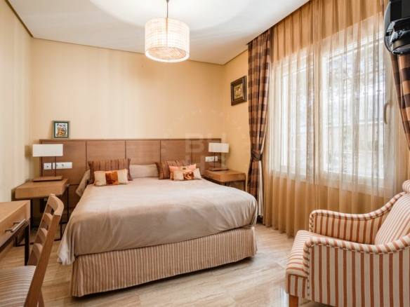 For sale 🌟 ELEGANT 10 Bedrooms BEACHFRONT MANSION WITH GUEST ACCOMMODATION ON THE NEW GOLDEN MILE 🌴