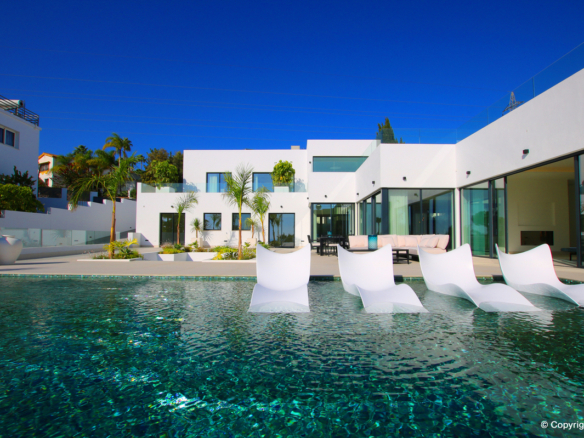 For Sale 🌟✨ New Modern Dream Villa in Marbella East! ✨🌟
