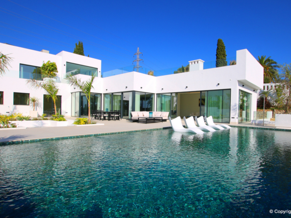 For Sale 🌟✨ New Modern Dream Villa in Marbella East! ✨🌟