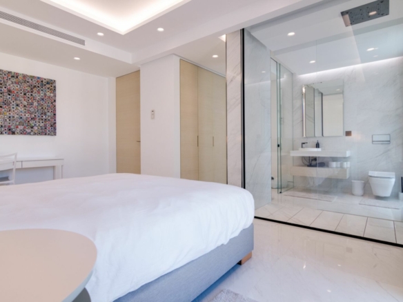 For Rent – EMARE 🏢 Estepona COSTA DEL SOL 4 Bedrooms APARTMENT 🏖️