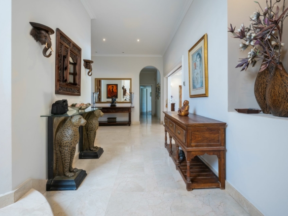 For Sale – Luxurious 7 Bedrooms Mansion in Nueva Andalucia! 🌅