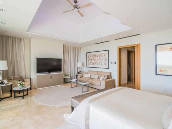 Penthouse 5 Bedrooms  in Sierra Blanca, Costa del Sol – Sea Views – Gated