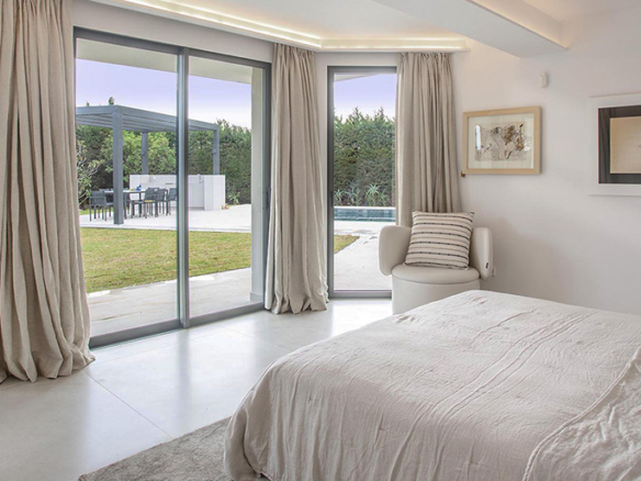 For sale – Golden Mile  –  5 Bedroom villa – Turnkey – Sea Views