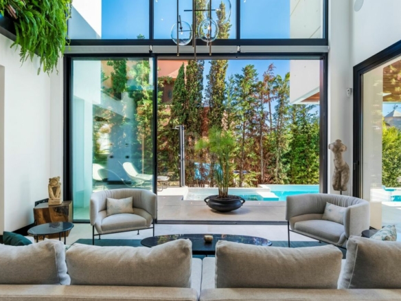  Modern Villa for Sale & Rent in Casablanca, Marbella Golden Mile. Walk to Beach