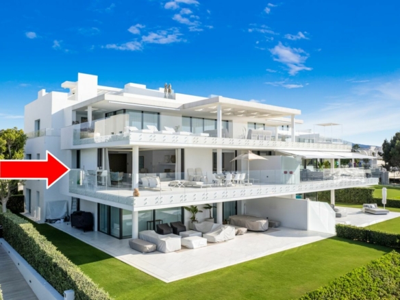 For Rent – EMARE 🏢 Estepona COSTA DEL SOL 4 Bedrooms APARTMENT 🏖️