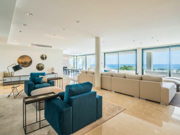 Penthouse 5 Bedrooms  in Sierra Blanca, Costa del Sol – Sea Views – Gated