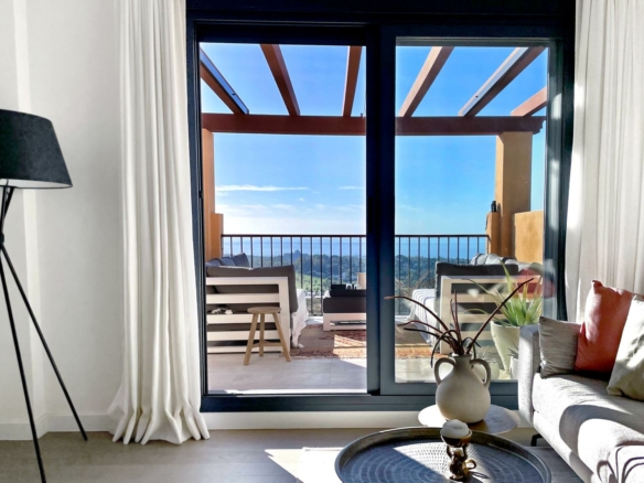 Penthouse in Hacienda del Señorio de Cifuentes Benahavis for  Rent