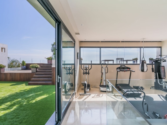 Penthouse 5 Bedrooms  in Sierra Blanca, Costa del Sol – Sea Views – Gated
