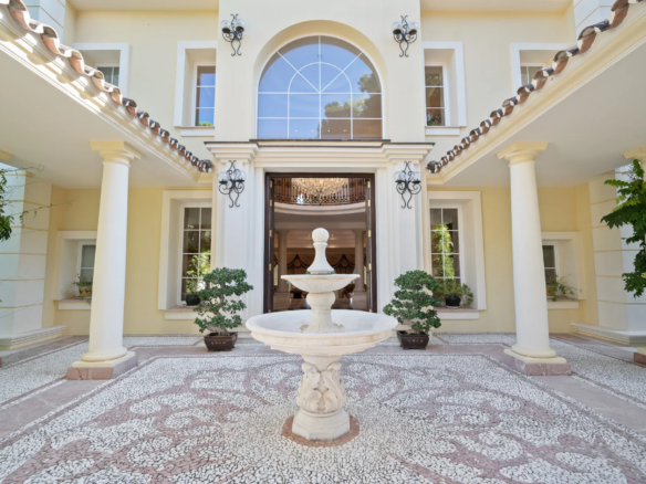For Sale 🌟 Exclusive Classic Villa in Sierra Blanca 🏰 4089m2  Sea View Plot