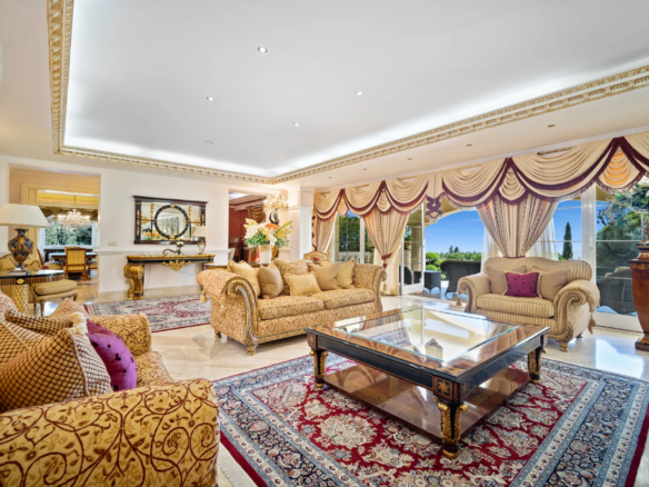 For Sale 🌟 Exclusive Classic Villa in Sierra Blanca 🏰 4089m2  Sea View Plot