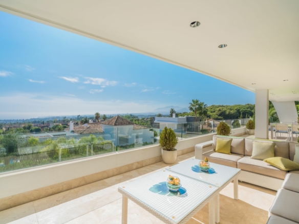 Penthouse 5 Bedrooms  in Sierra Blanca, Costa del Sol – Sea Views – Gated