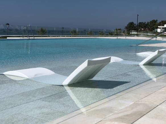 For Rent – EMARE 🏢 Estepona COSTA DEL SOL 4 Bedrooms APARTMENT 🏖️
