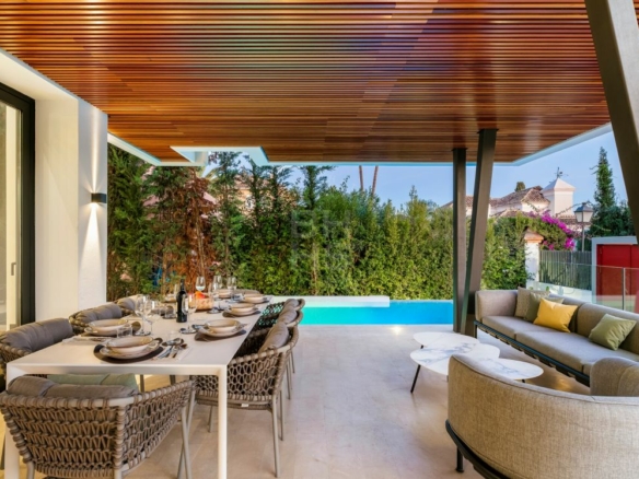  Modern Villa for Sale & Rent in Casablanca, Marbella Golden Mile. Walk to Beach