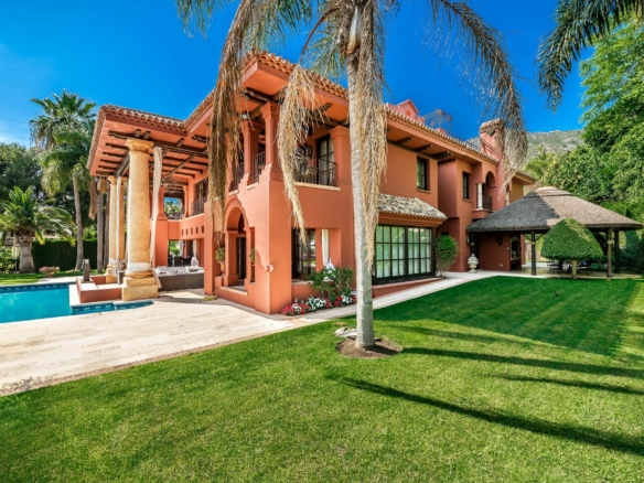 FOR SALE EXQUISITE 🏰 MANSION 🌄 WITH BREATHTAKING VIEWS 🌅 in Sierra Blanca, Golden Mile.