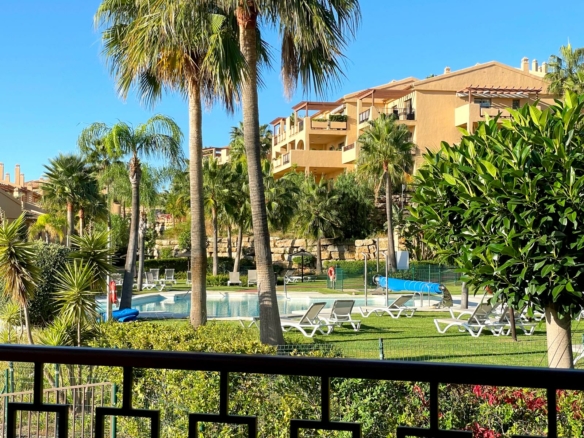 Penthouse in Hacienda del Señorio de Cifuentes Benahavis for  Rent