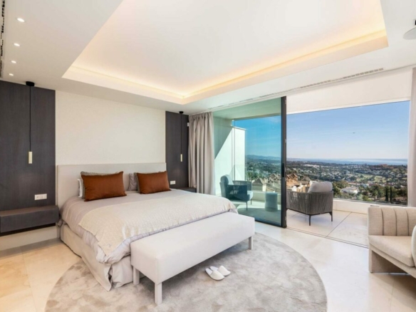 For Rent – Luxurious 3-Bedroom Duplex Apartment with Spectacular Views