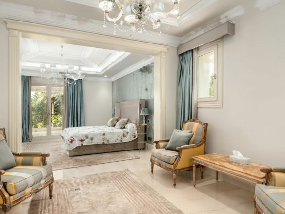 For sale 🏡 Luxurious Mansion in Sierra Blanca, Marbella Golden Mile! 🌟 Sea View  -Gated 