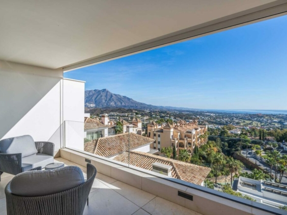 For Rent – Luxurious 3-Bedroom Duplex Apartment with Spectacular Views