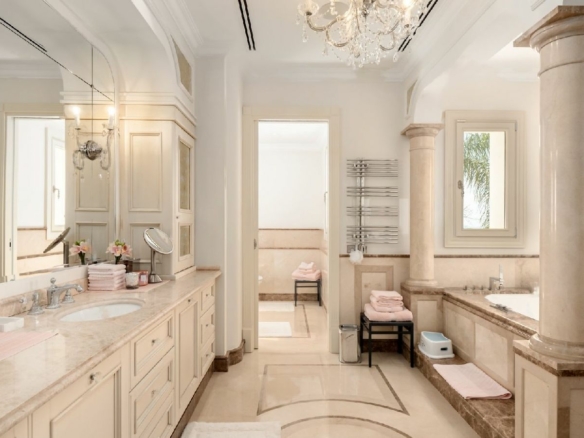 For sale 🏡 Luxurious Mansion in Sierra Blanca, Marbella Golden Mile! 🌟 Sea View  -Gated 
