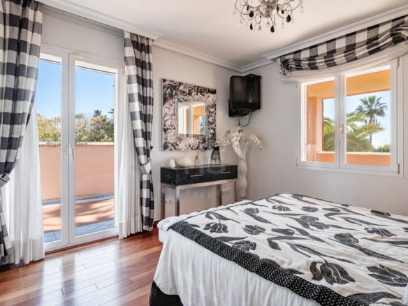 For sale 🌟 ELEGANT 10 Bedrooms BEACHFRONT MANSION WITH GUEST ACCOMMODATION ON THE NEW GOLDEN MILE 🌴