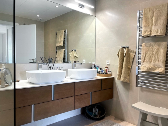 Penthouse in Hacienda del Señorio de Cifuentes Benahavis for  Rent