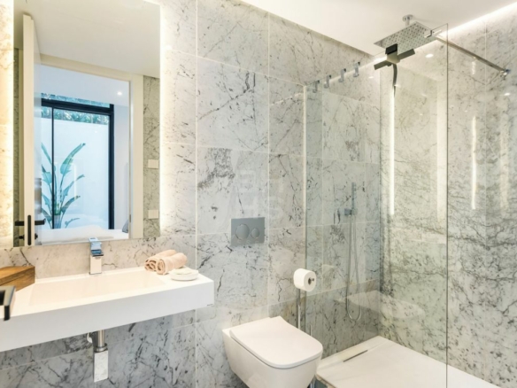  Modern Villa for Sale & Rent in Casablanca, Marbella Golden Mile. Walk to Beach