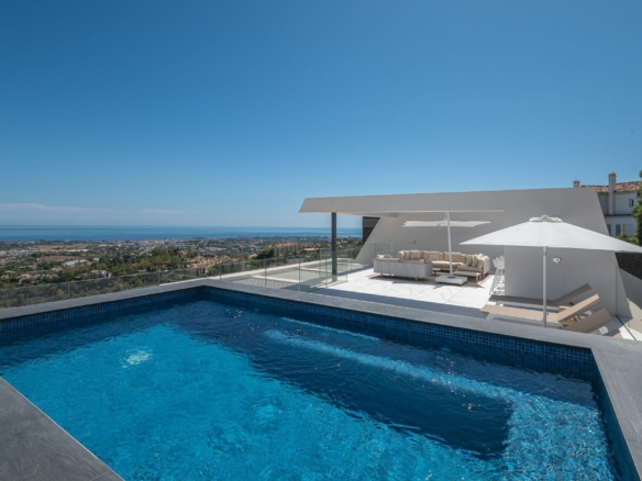 For sale – La Quinta (Benahavis) – Modern 3 Bedroom  Penthouse  -Sea Views