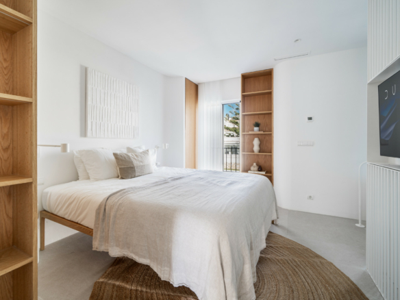 For Sale – Marbella East – Beachfront – 3 Bedrooms Townhouse