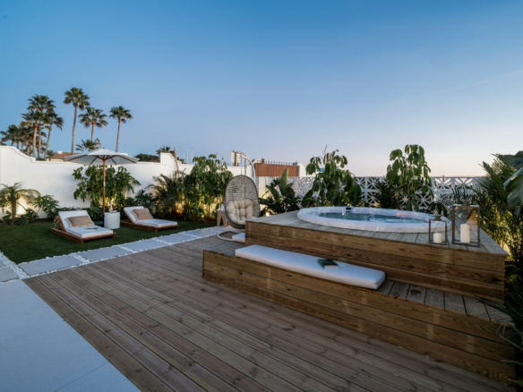 For Sale – Marbella East – Beachfront – 3 Bedrooms Townhouse