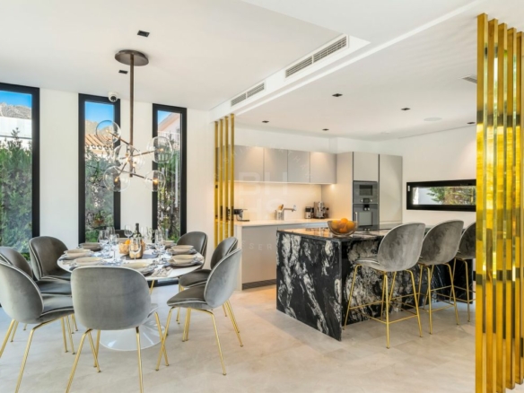  Modern Villa for Sale & Rent in Casablanca, Marbella Golden Mile. Walk to Beach