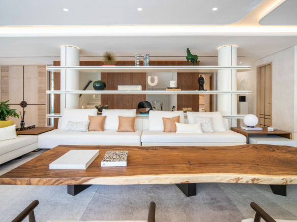🏰✨ LUXURIOUS VILLA FOR SALE IN MARBELLA GOLDEN MILE! ✨🏰 GATED – Turnkey Opportunity