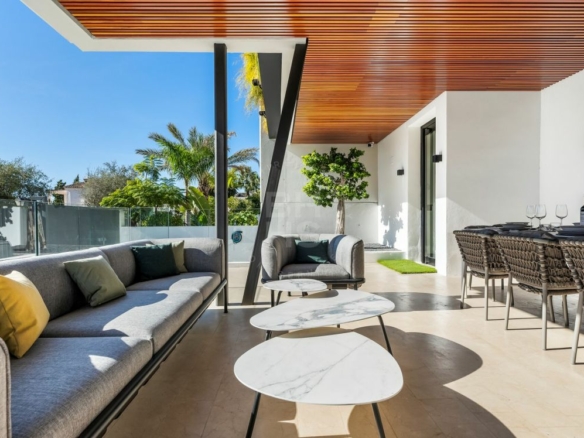  Modern Villa for Sale & Rent in Casablanca, Marbella Golden Mile. Walk to Beach
