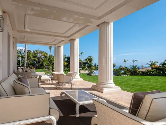 For sale 🏡 Luxurious Mansion in Sierra Blanca, Marbella Golden Mile! 🌟 Sea View  -Gated 